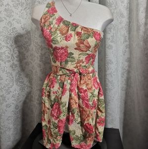 Floral Vintage One Shoulder Mini 👗